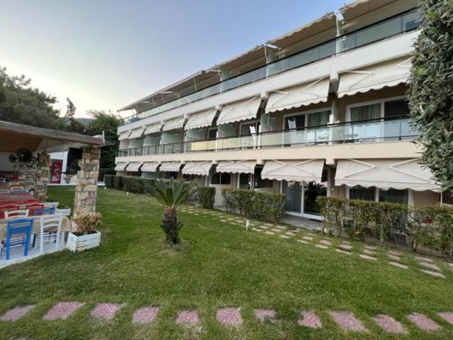 Porto Palio Beach Hotel Palaiontsiflikion Exterior photo